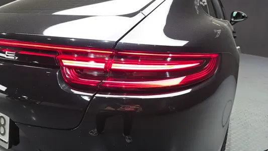 Porsche (971) 2.9 AWD E- 2018 23