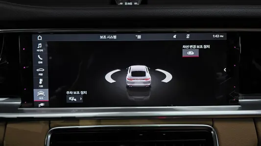 Porsche (971) 2.9 AWD E- 2018 33