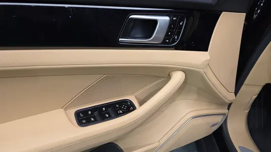 Porsche (971) 2.9 AWD E- 2018 28