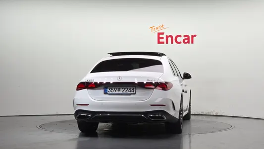 Mercedes-Benz E-Class W214 E300 4MATIC AMG Line 2026 4