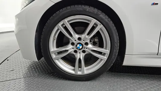 BMW 3 Series (F30) 330i M 2018 4