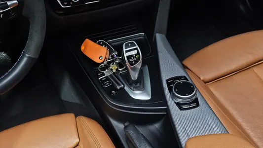 BMW 3 Series (F30) 330i M 2018 8