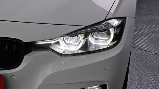 BMW 3 Series (F30) 330i M 2018 22