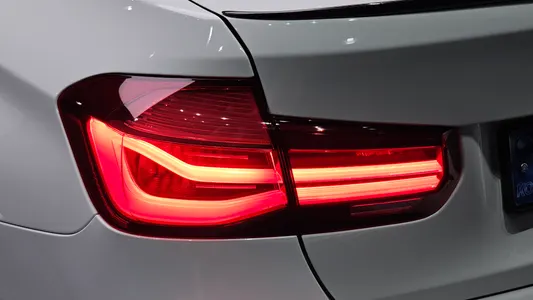 BMW 3 Series (F30) 330i M 2018 23