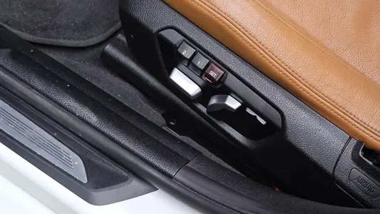 BMW 3 Series (F30) 330i M 2018 29