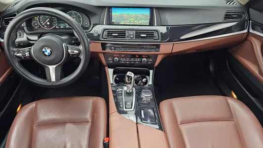 BMW 5 Series (F10) 520d M 2016 6