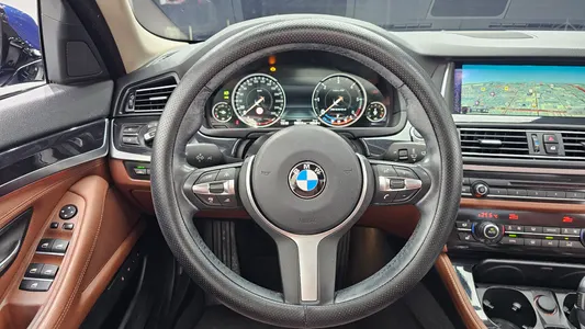 BMW 5 Series (F10) 520d M 2016 12