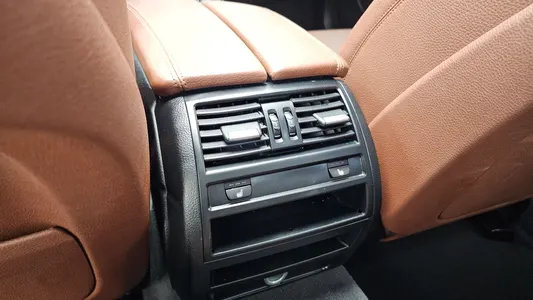 BMW 5 Series (F10) 520d M 2016 16