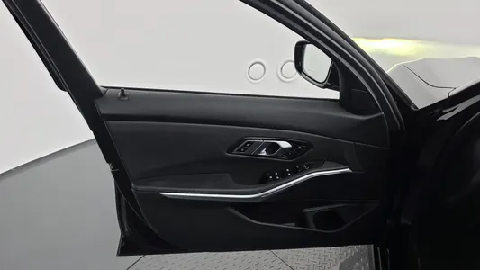 BMW 3 Series (G20) 320i 2020 24
