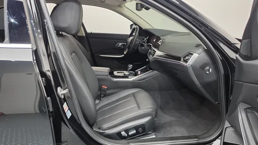 BMW 3 Series (G20) 320i 2020 26