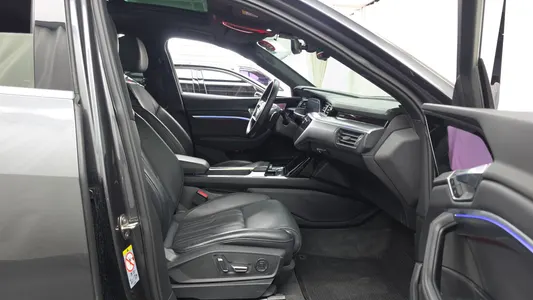 Audi e- 55 2021 11