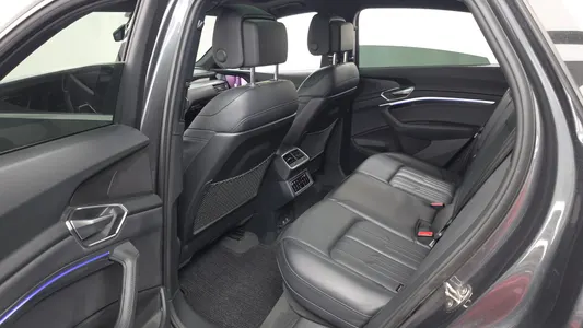 Audi e- 55 2021 26