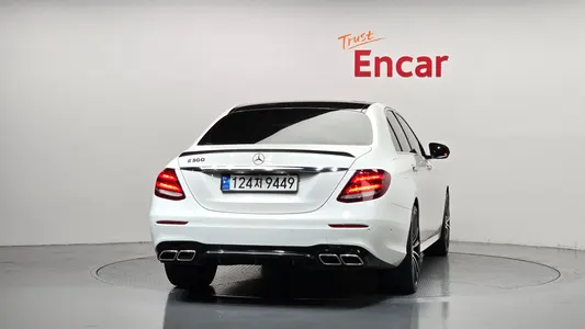 Mercedes-Benz E-Class W213 E300 AMG Line 2019 4