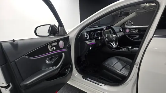 Mercedes-Benz E-Class W213 E300 AMG Line 2019 10