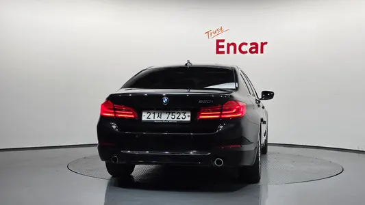 BMW 5 Series (G30) 530i 2018 4