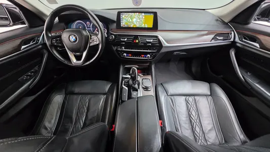 BMW 5 Series (G30) 530i 2018 7