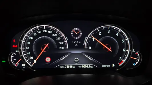 BMW 5 Series (G30) 530i 2018 8