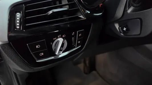 BMW 5 Series (G30) 530i 2018 27