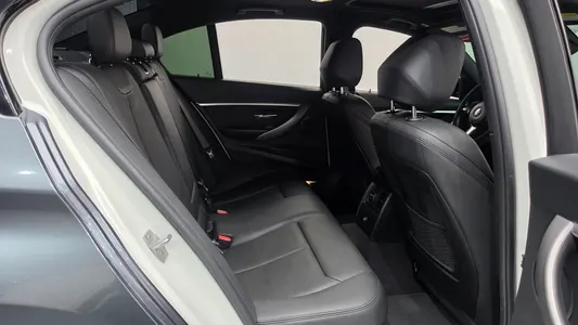 BMW 3 Series (F30) 320i M 2018 12
