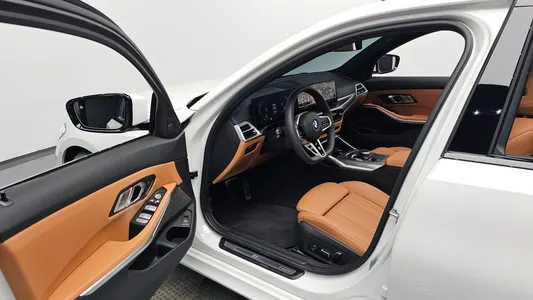 BMW 3 Series (G20) 320i M 2025 9