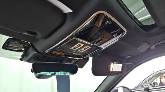 Land Rover 레인지로버 벨라 3.0 P400 R- HSE 2022 19
