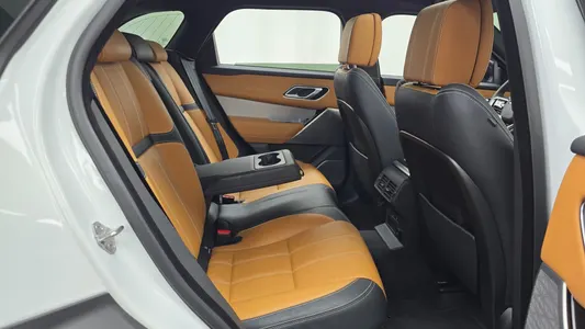 Land Rover 레인지로버 벨라 3.0 P400 R- HSE 2022 32