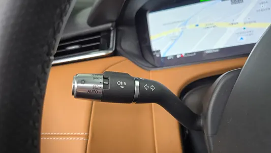 Land Rover 레인지로버 벨라 3.0 P400 R- HSE 2022 38