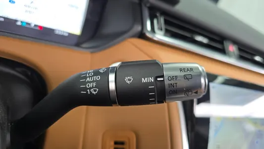 Land Rover 레인지로버 벨라 3.0 P400 R- HSE 2022 36