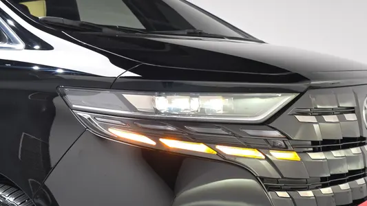 Toyota 4 2.5 HEV AWD 2025 23