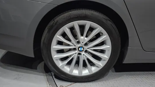 BMW 5 Series (G30) 520i 2021 5
