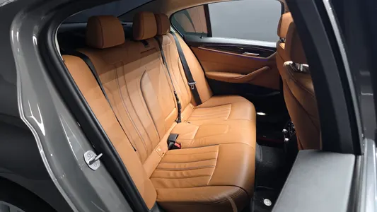 BMW 5 Series (G30) 520i 2021 11
