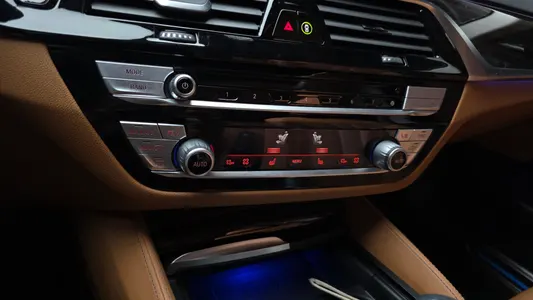 BMW 5 Series (G30) 520i 2021 19
