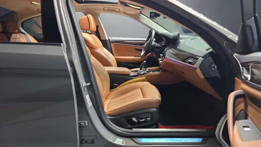 BMW 5 Series (G30) 520i 2021 26