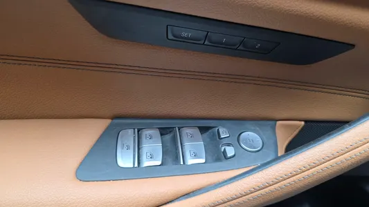 BMW 5 Series (G30) 520i 2021 28