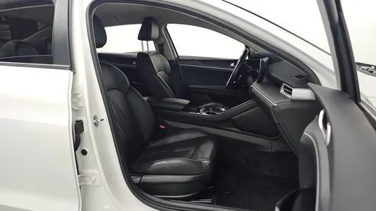 Kia K5 3 2.0 2021 10