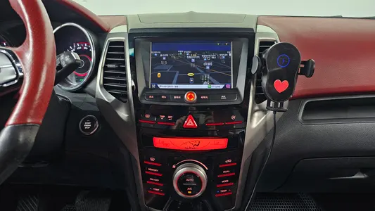 KG Mobility Tivoli LX 2WD 2015 12