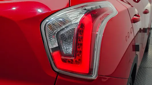 KG Mobility Tivoli LX 2WD 2015 23