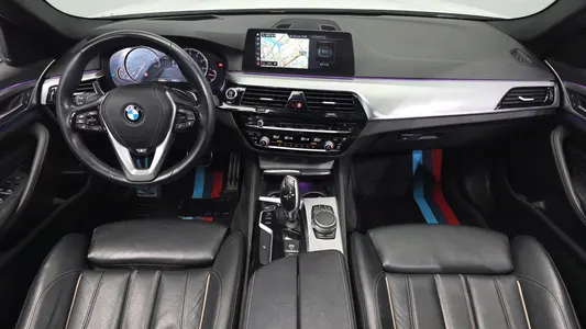 BMW 5 Series (G30) 530i M 2018 6