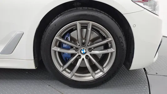 BMW 5 Series (G30) 530i M 2018 21