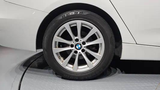 BMW 3 Series GT (F34) GT 320d xDrive 2015 4