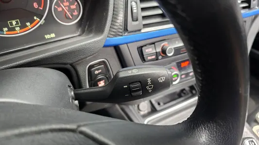 BMW 3 Series GT (F34) GT 320d xDrive 2015 32