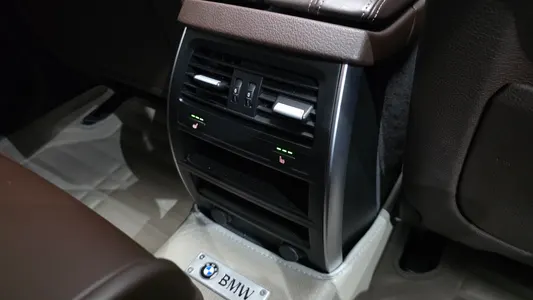 BMW 5 Series GT (F07) GT 30d xDrive 2016 31