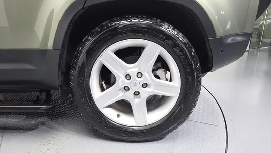 Land Rover (L663) 110 D250 SE 2022 4