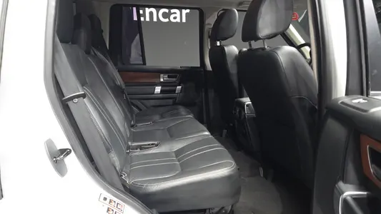 Land Rover 4 3.0 SDV6 SE 2015 12