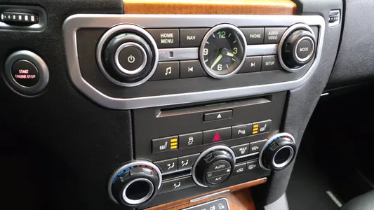 Land Rover 4 3.0 SDV6 SE 2015 15