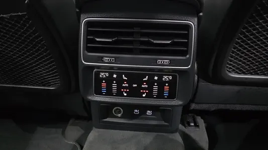 Audi Q8 (4M) 50 TDI 2021 34