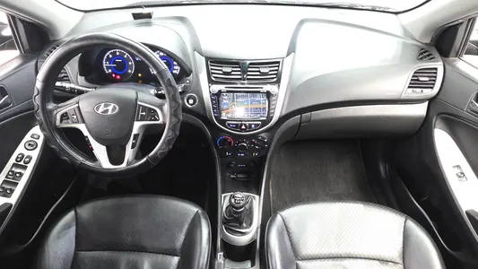 Hyundai () 1.6 VGT 2012 7