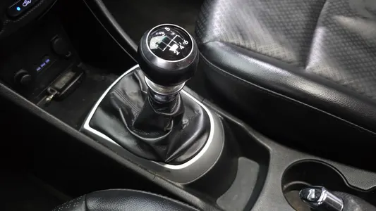 Hyundai () 1.6 VGT 2012 9