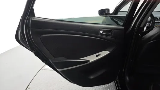 Hyundai () 1.6 VGT 2012 25