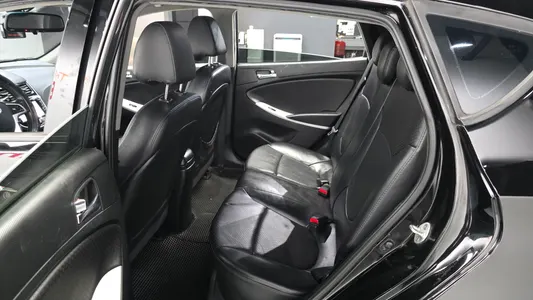 Hyundai () 1.6 VGT 2012 26